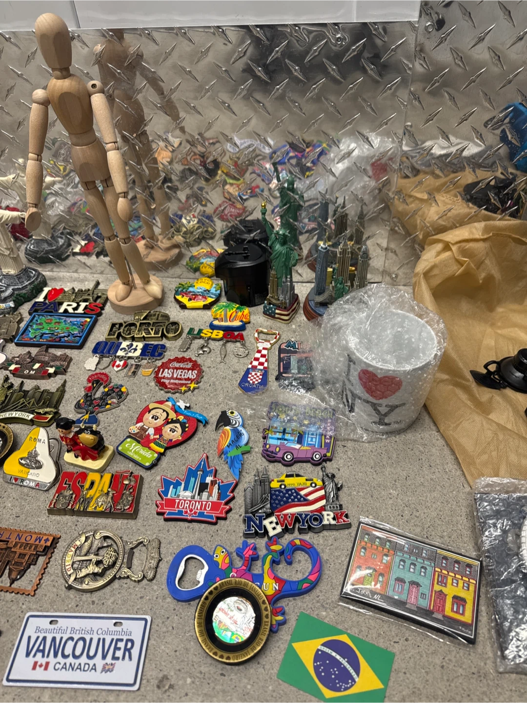 Travel Decorations/Souvenirs