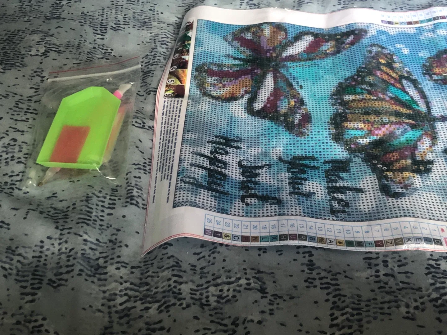 Diamond Painting Kit - Butterfly Design, 30x40cm image indicator(3)