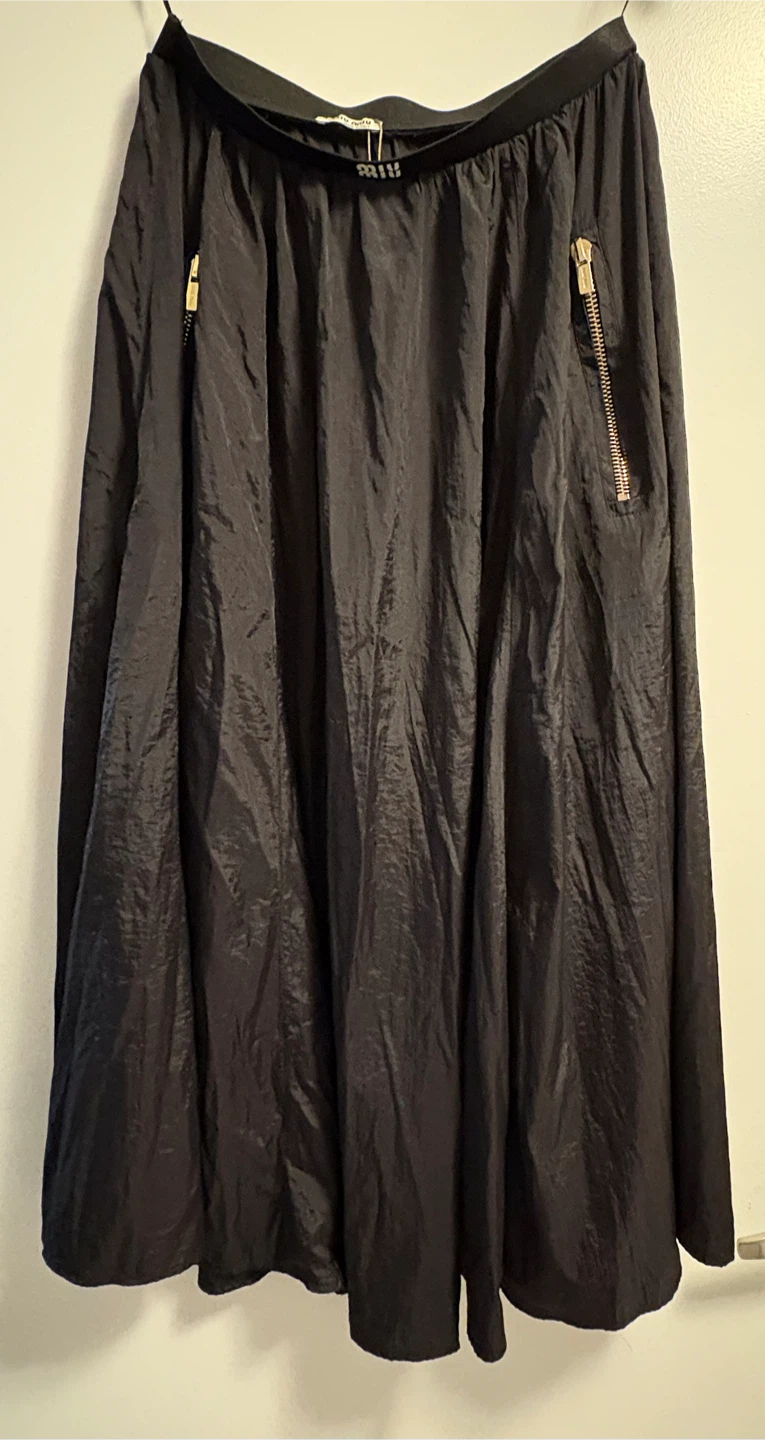 Miu Miu Black Skirt (Large)