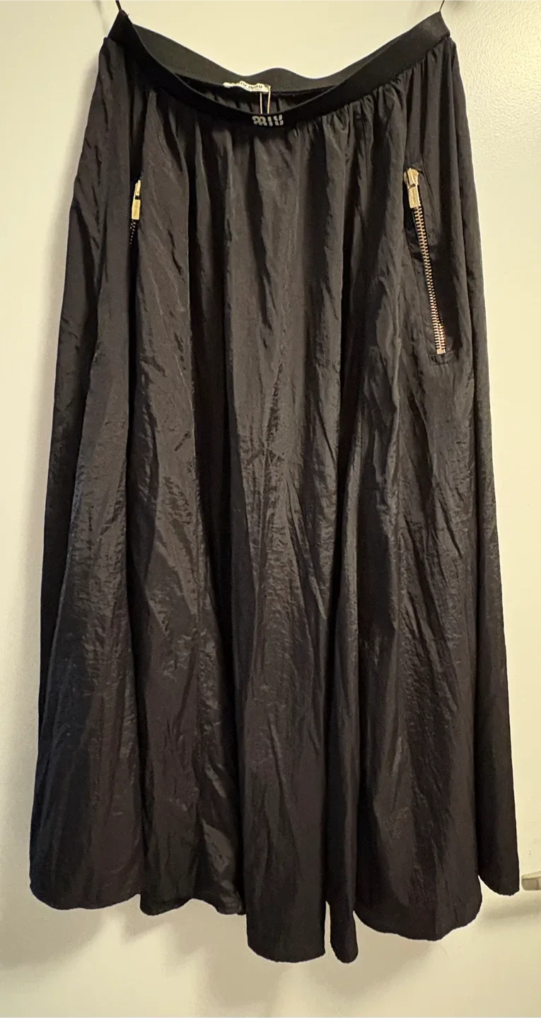 Miu Miu Black Skirt (Large) thumbnail