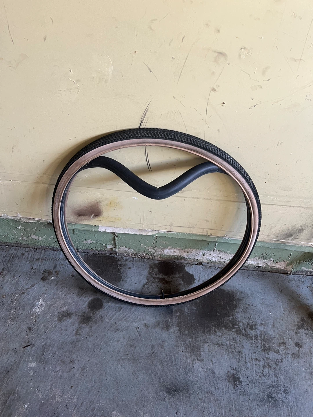700 - 40c (40- 622) bicycle tire and tube - photo 4