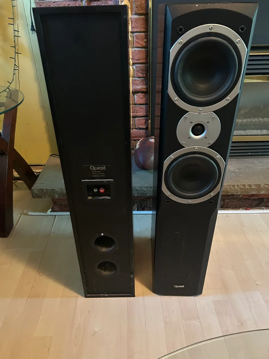 Quest Tower Speakers - Pair image indicator(2)