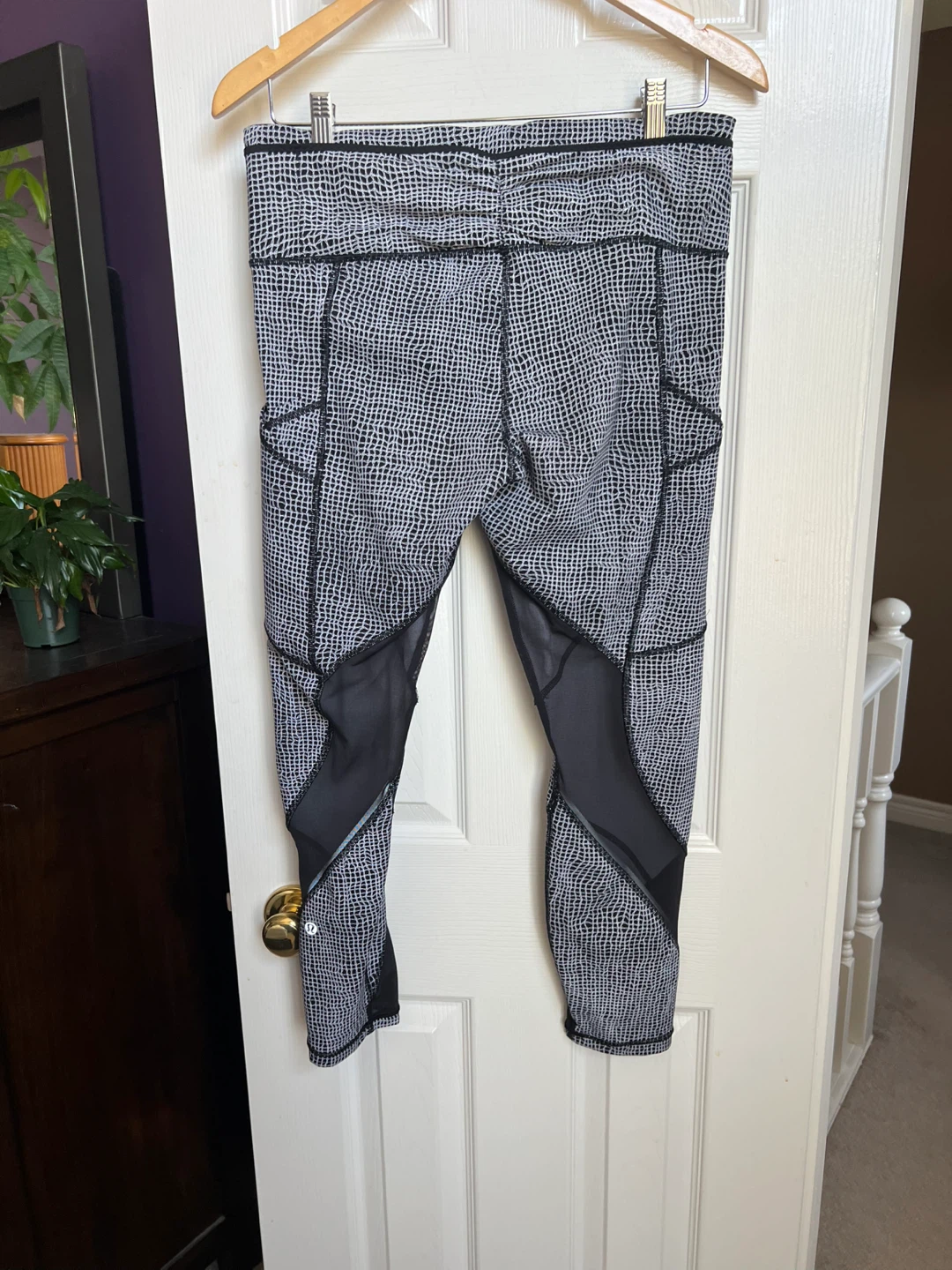 Lululemon Black & White Patterned Leggings - Size 10 - photo 2