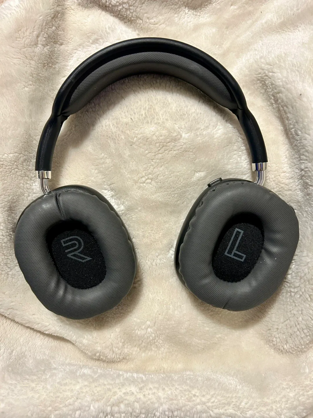 AirPod Max like Noise Cancelling Wireless Headphones image indicator(2)