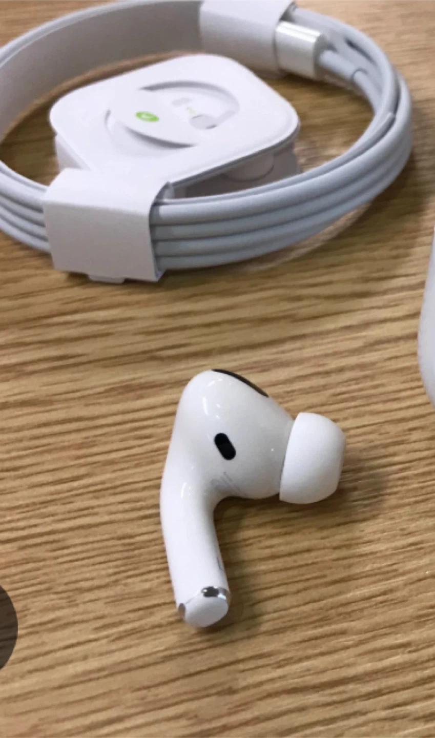 Apple AirPods Pro 2 left pod