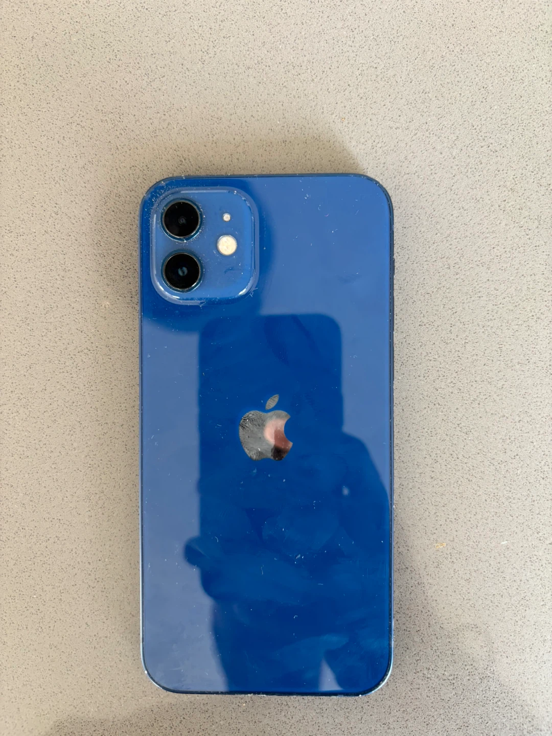 Blue iPhone 12 - Cracked Screen - photo 3