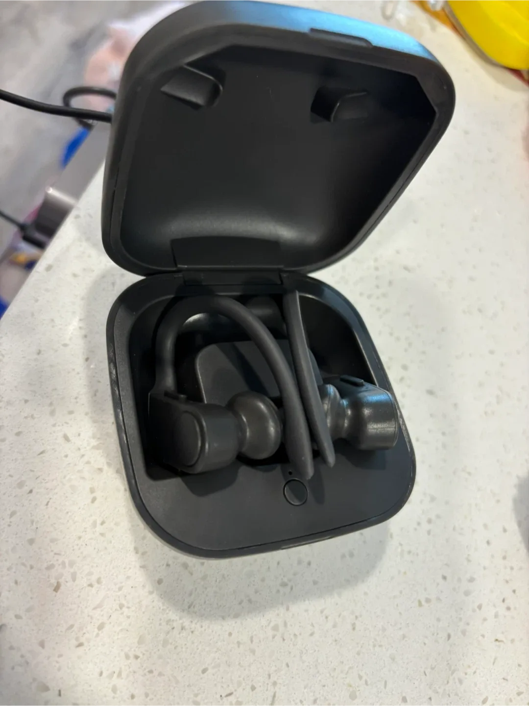 Wireless earbuds thumbnail