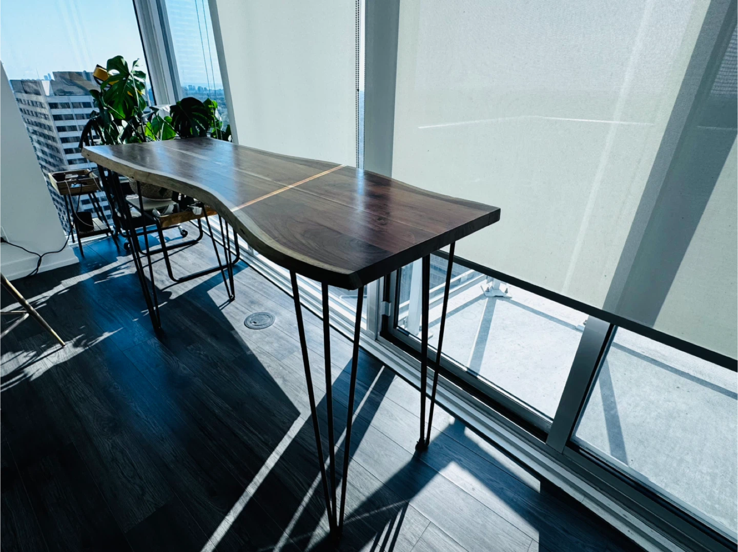 Structube Reno Real acacia wood table bar