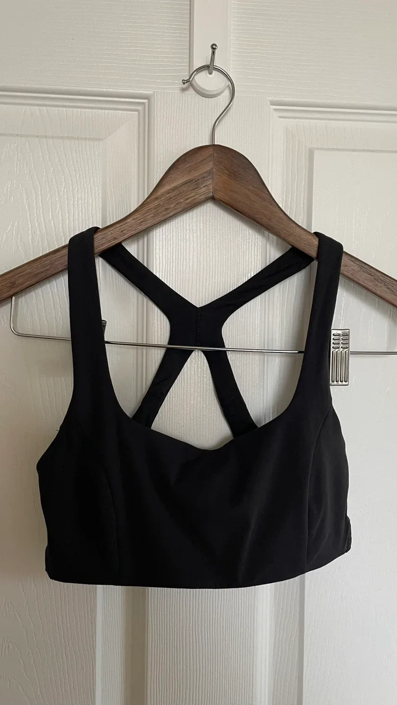 Lululemon Black Sports Bra - Size 2 image indicator(2)