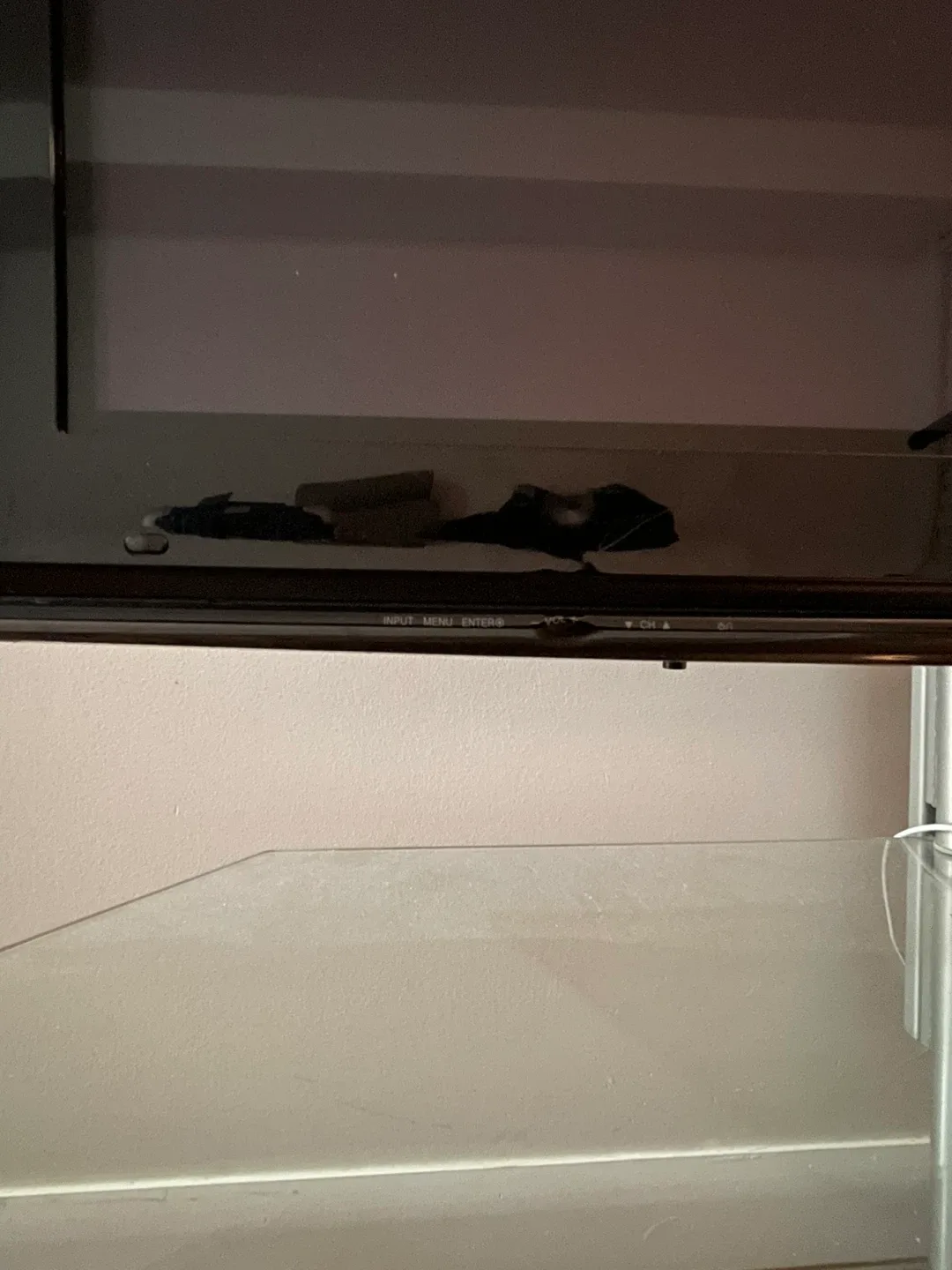 (Set) Google Chromecast with LG TV HD + Glass TV stand Like New! image indicator(7)