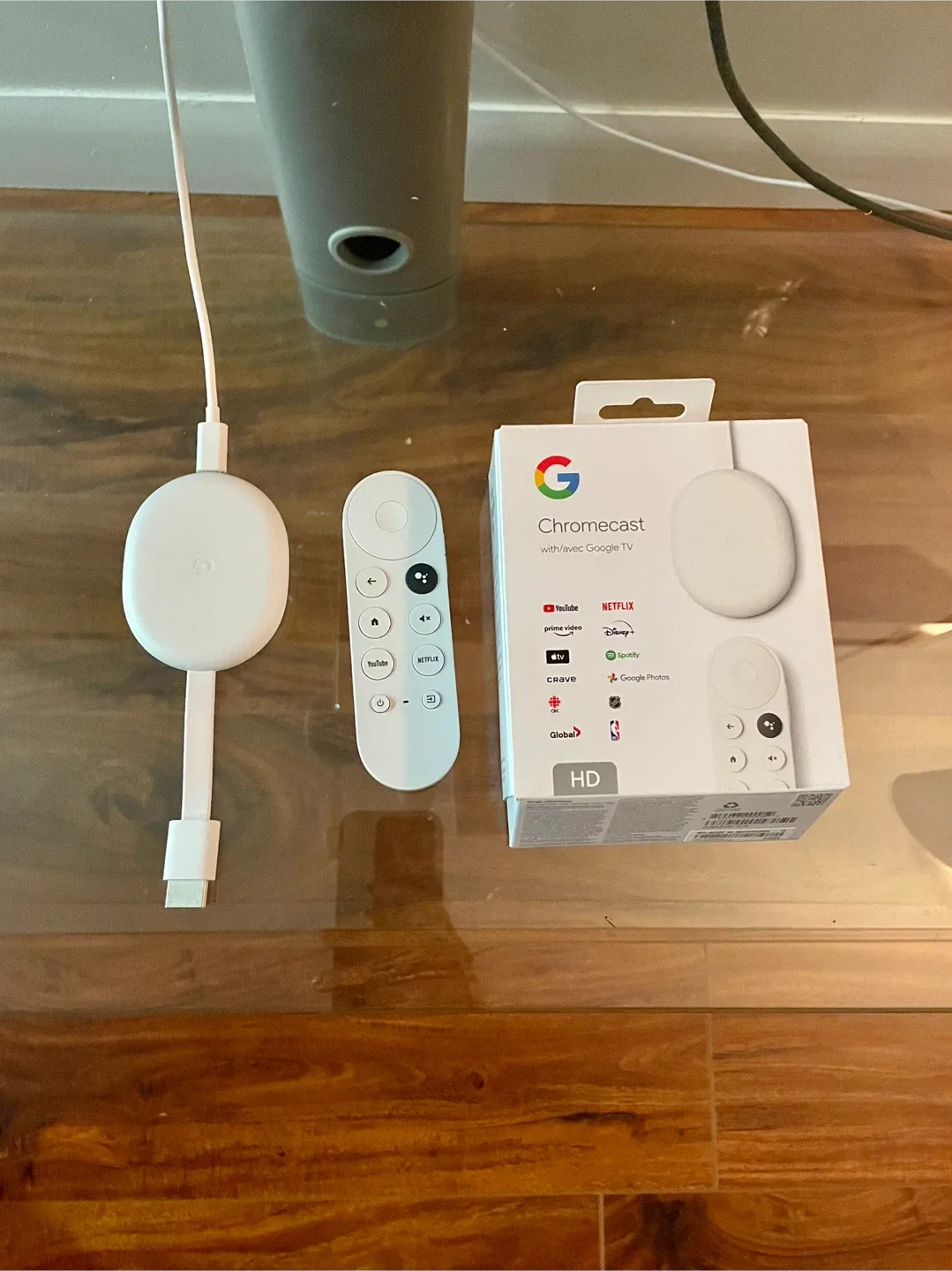 (Set) Google Chromecast with LG TV HD + Glass TV stand Like New! image indicator(4)