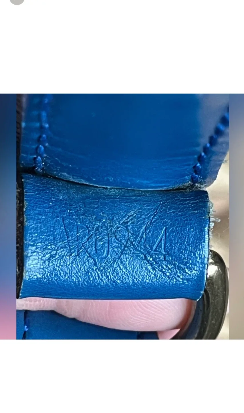 Louis Vuitton Vintage Blue Epi Leather Noe MM Bucket Bag image indicator(2)