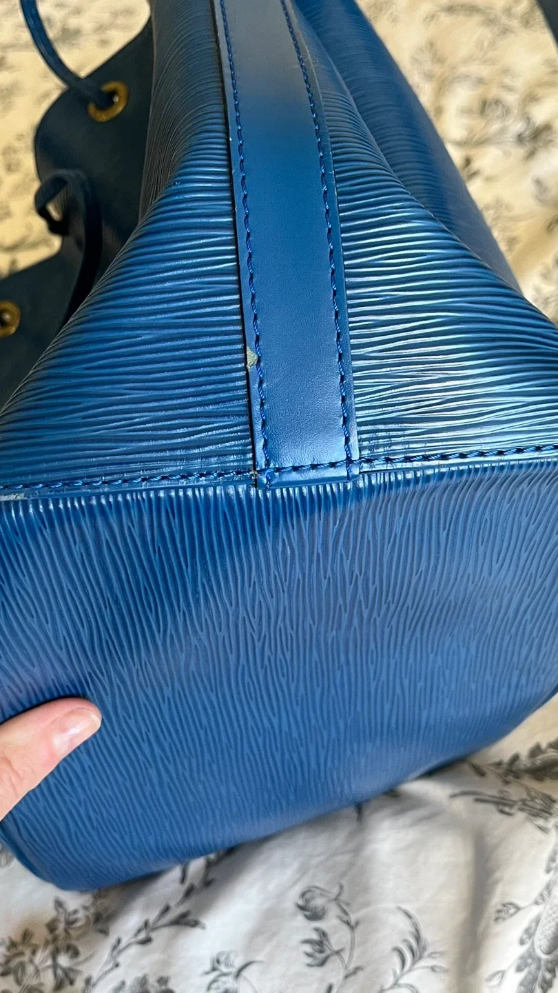 Louis Vuitton Vintage Blue Epi Leather Noe MM Bucket Bag image indicator(10)