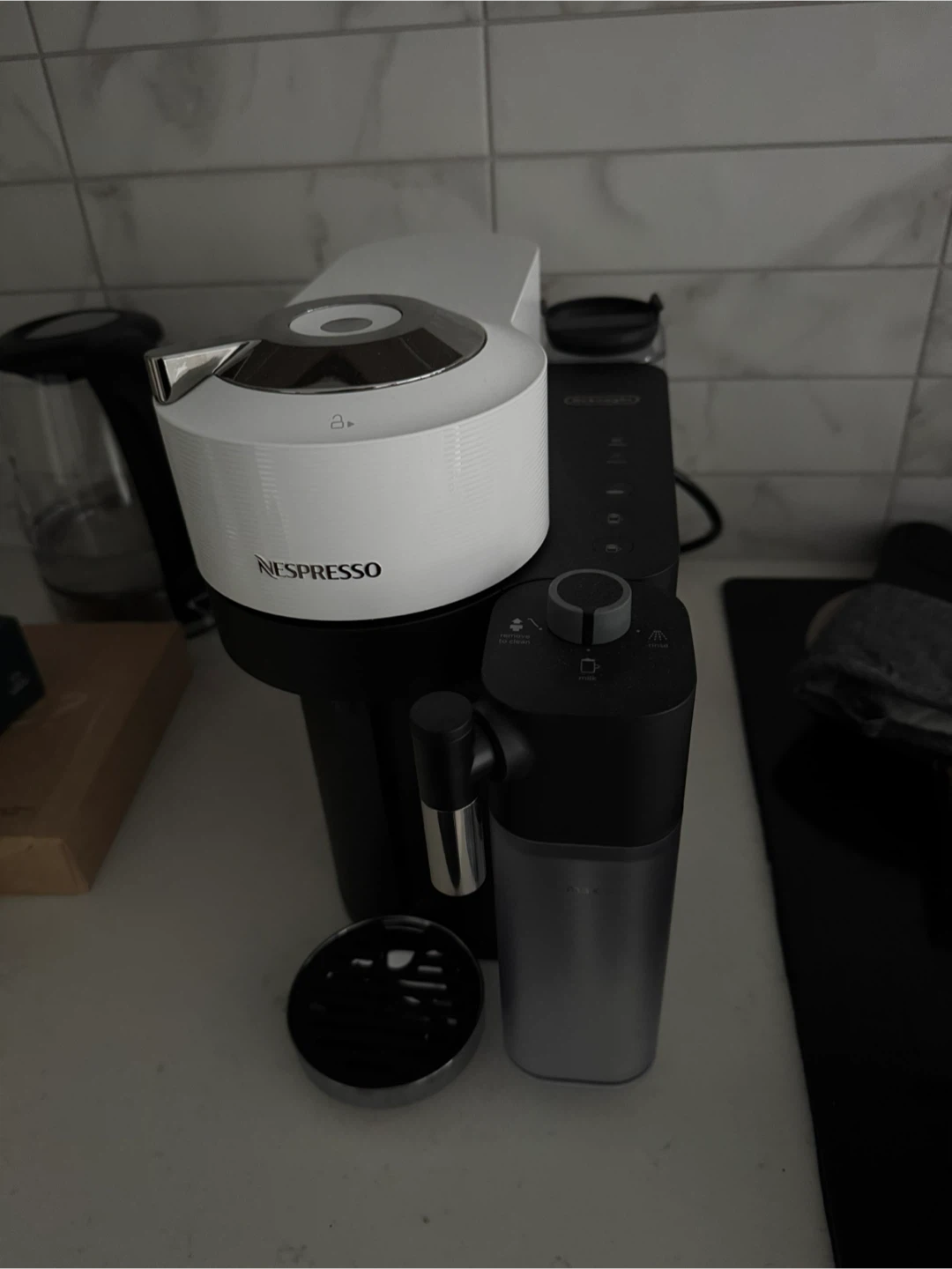 Nespresso Vertuo Lattissima Espresso Machine by De'Longhi
