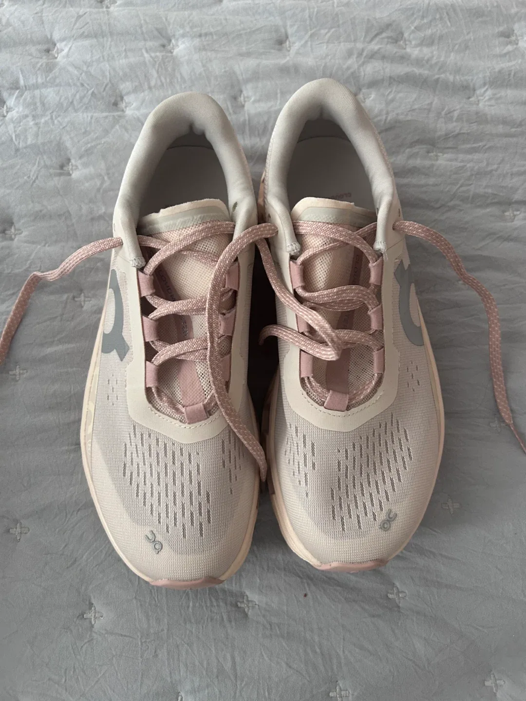 On CloudTec Running Shoes - Women's US 8.5 image indicator(2)