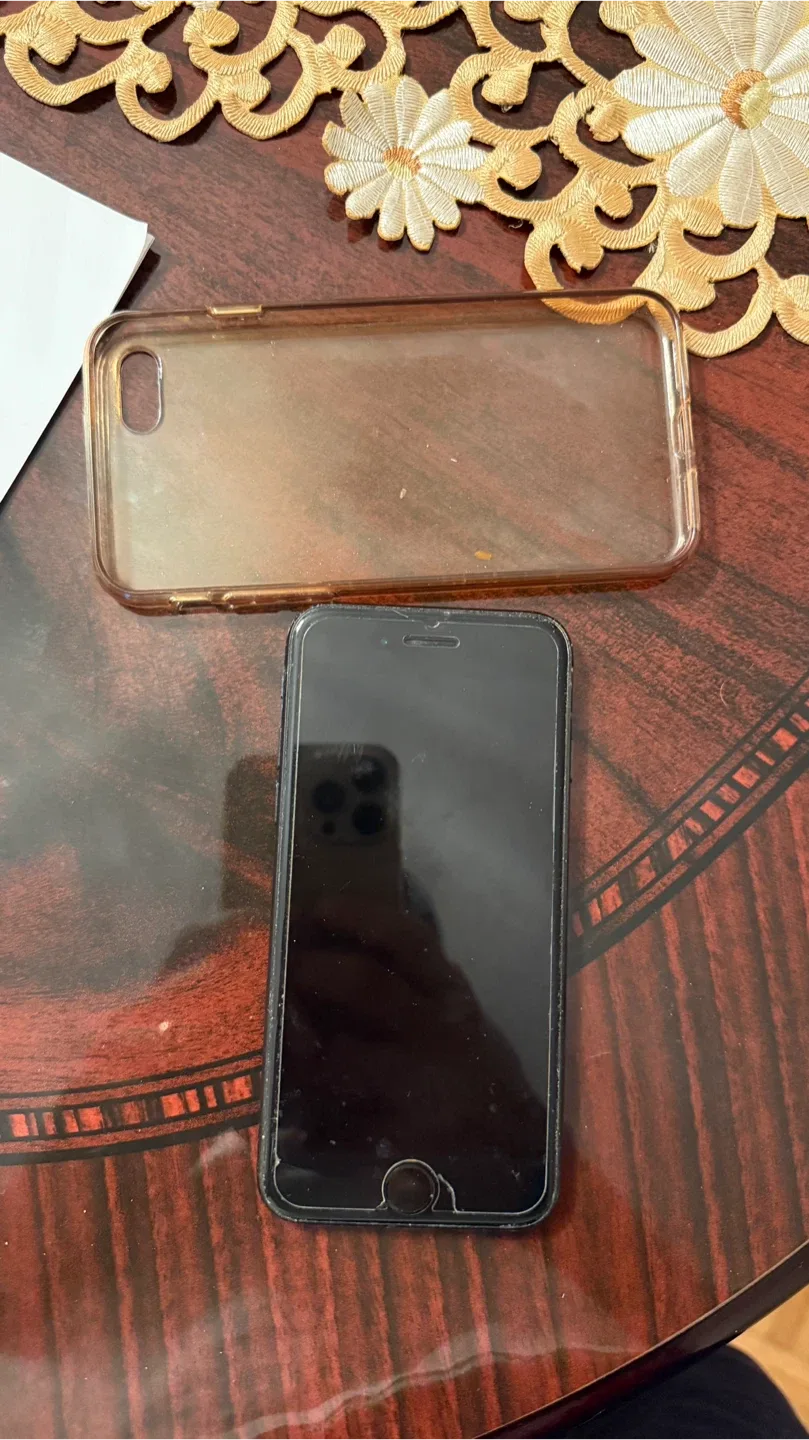 Apple iPhone 7 128GB black & screen protector plus original box image indicator(3)