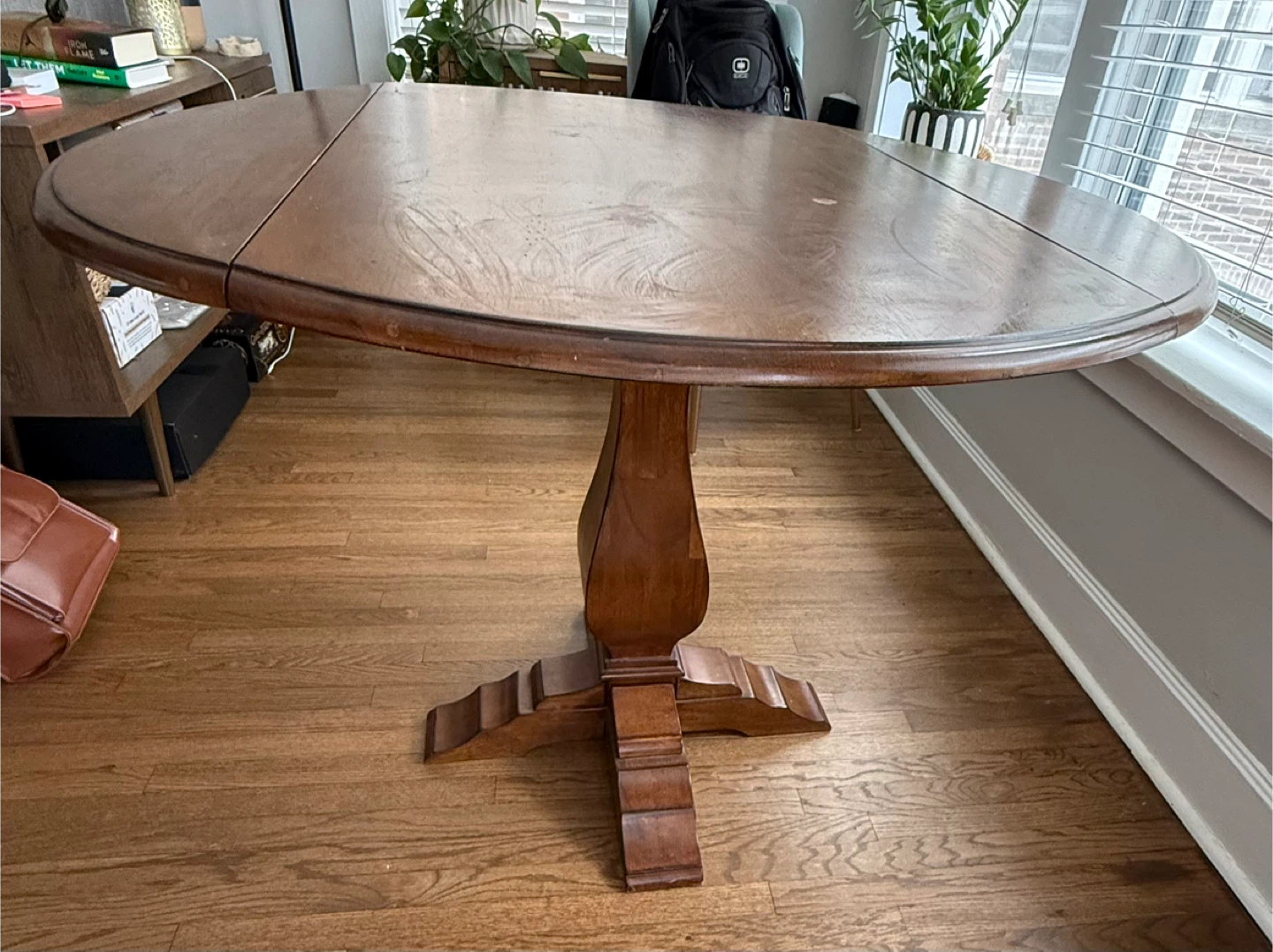 Round Wooden Dining Table - photo 3