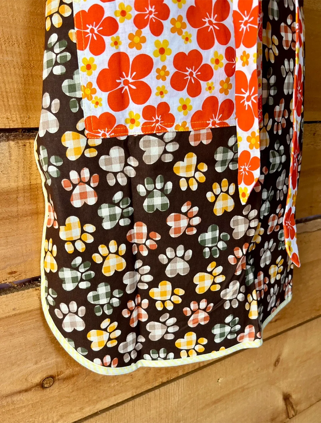 Handmade by me. Floral & Paw Print Apron image indicator(4)