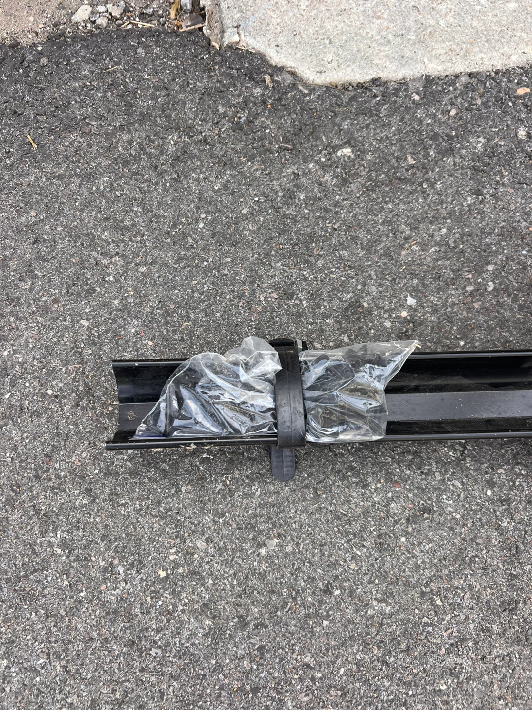 Thule TOUR Big Mouth Upright Bike Rack - photo 3