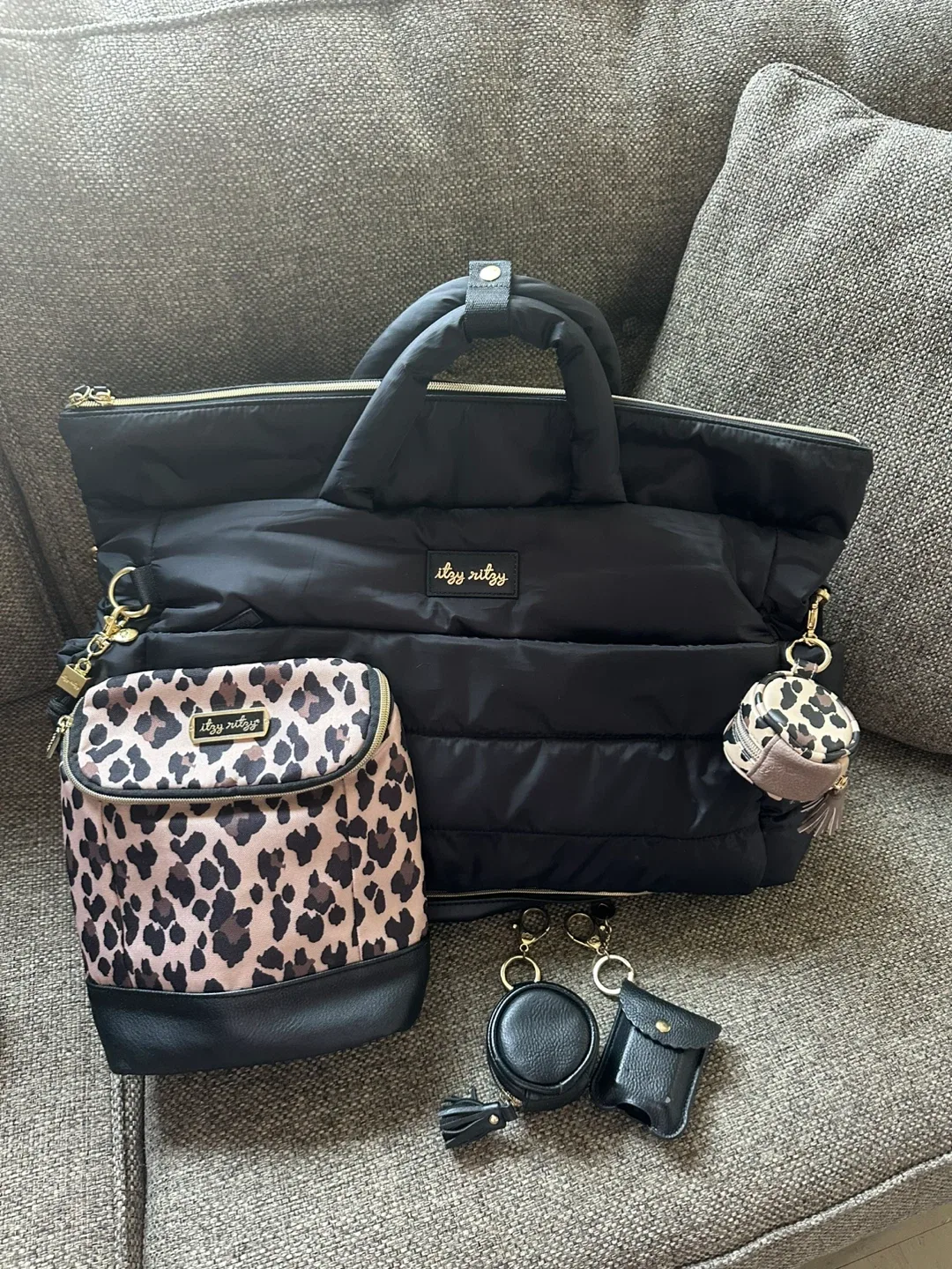 Itzy Ritzy Black Diaper Bag Tote Set thumbnail