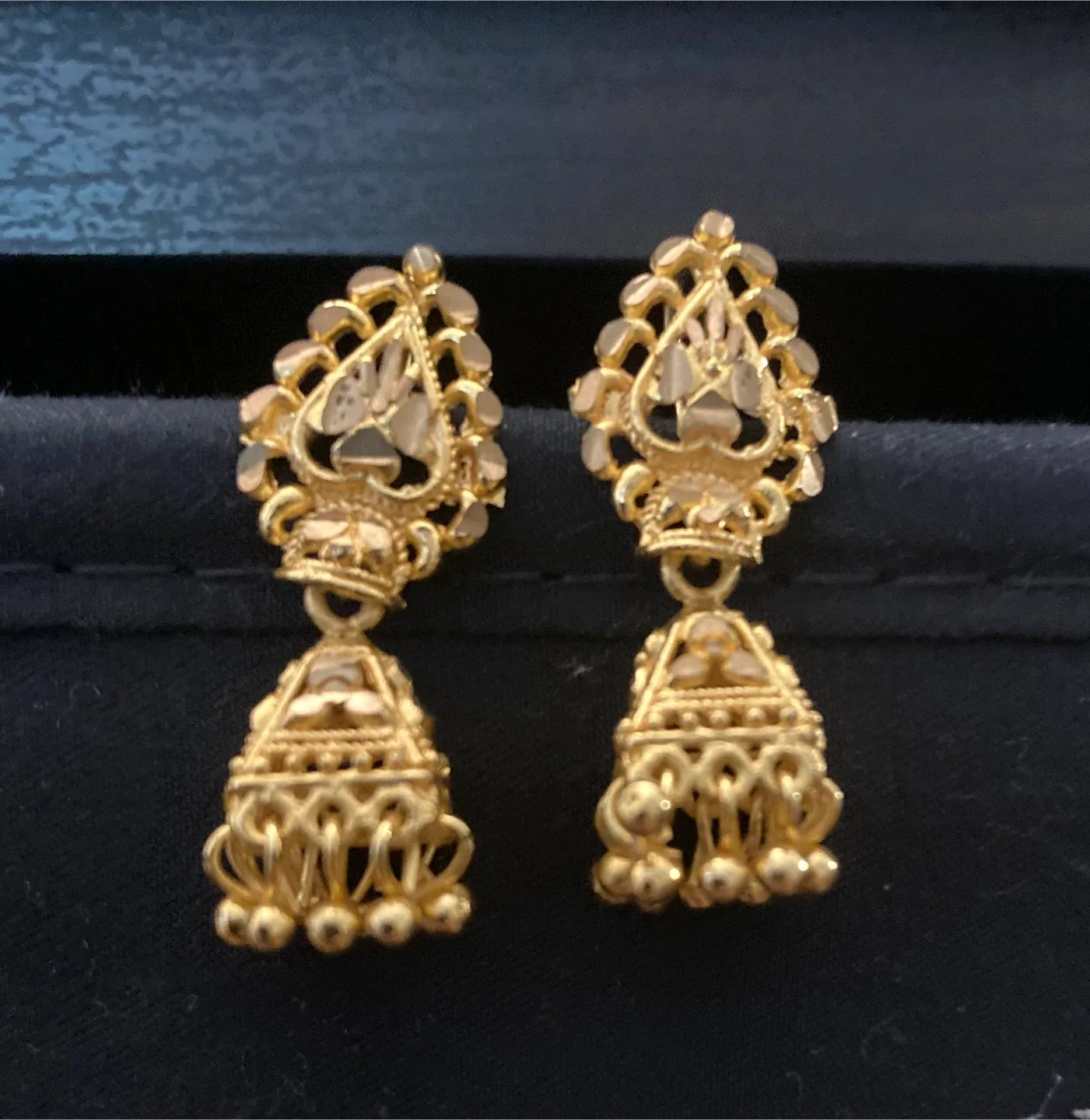 Gold Jhumka Earrings thumbnail