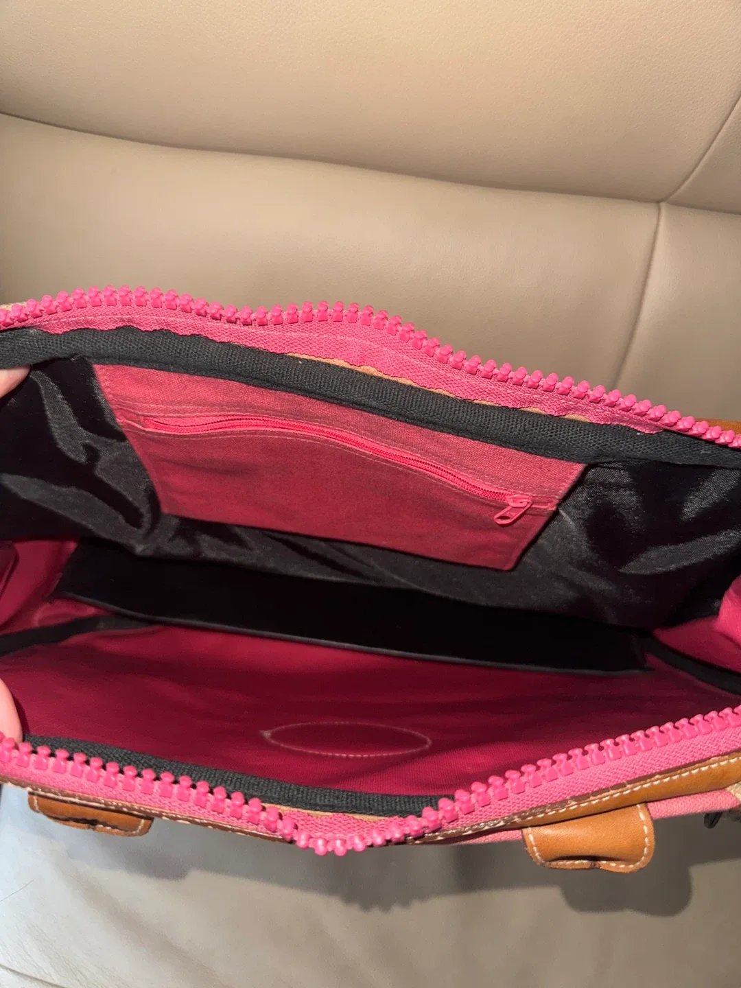 Vintage Giordano Classics Club Pink Canvas Bag image indicator(3)