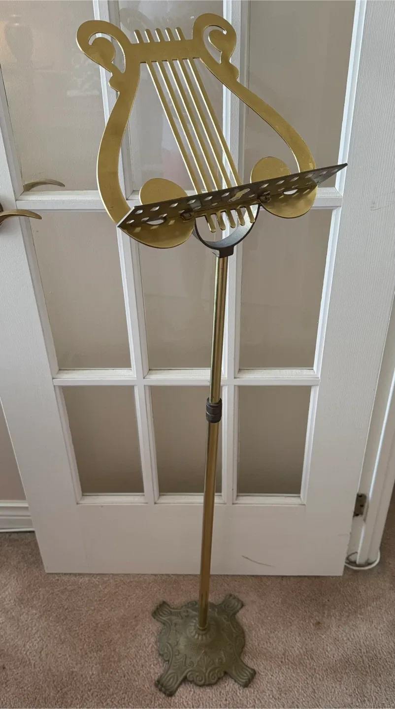 Vintage Gold Metal Music Stand thumbnail