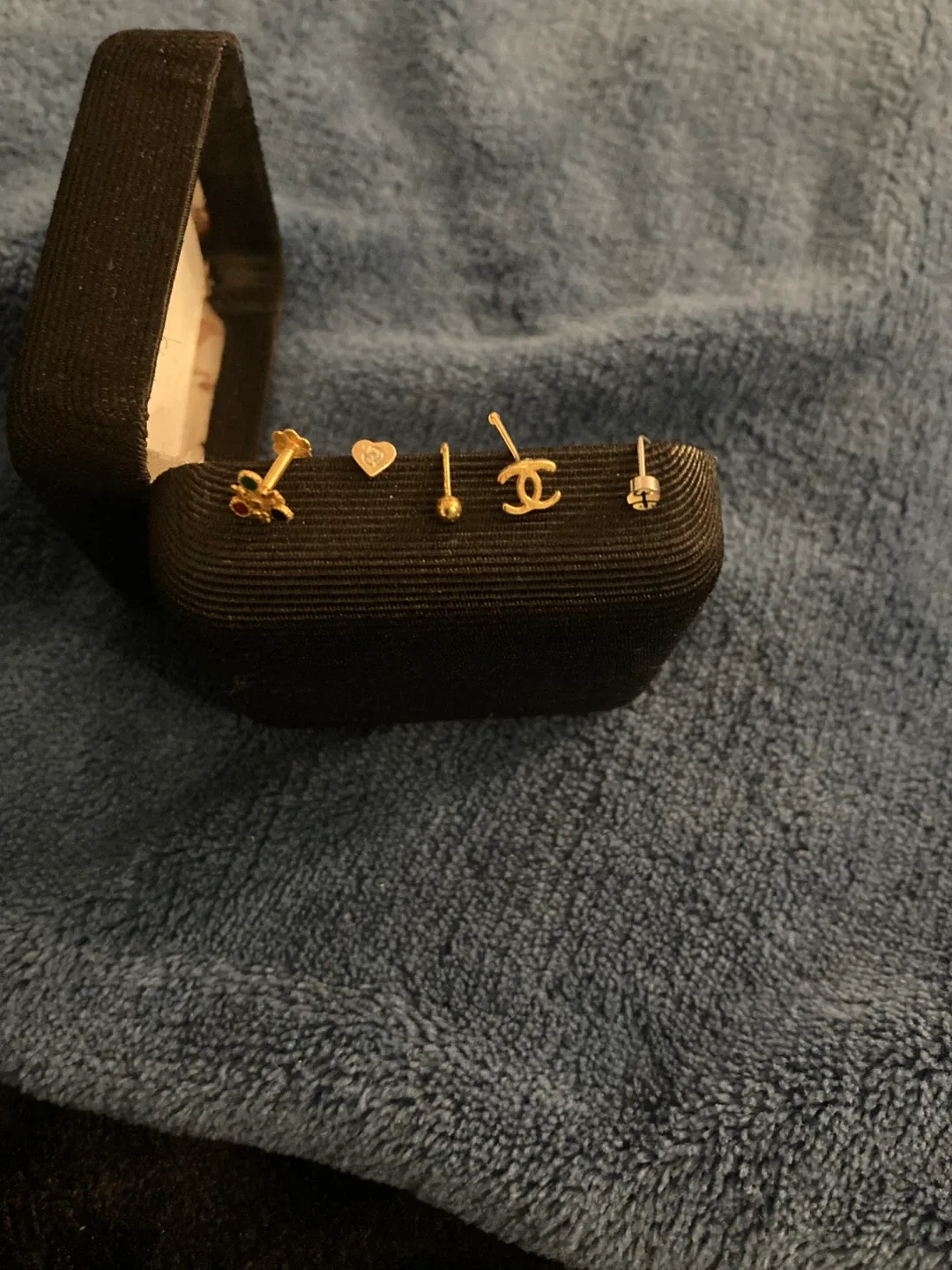 Gold Nose ring image indicator(2)