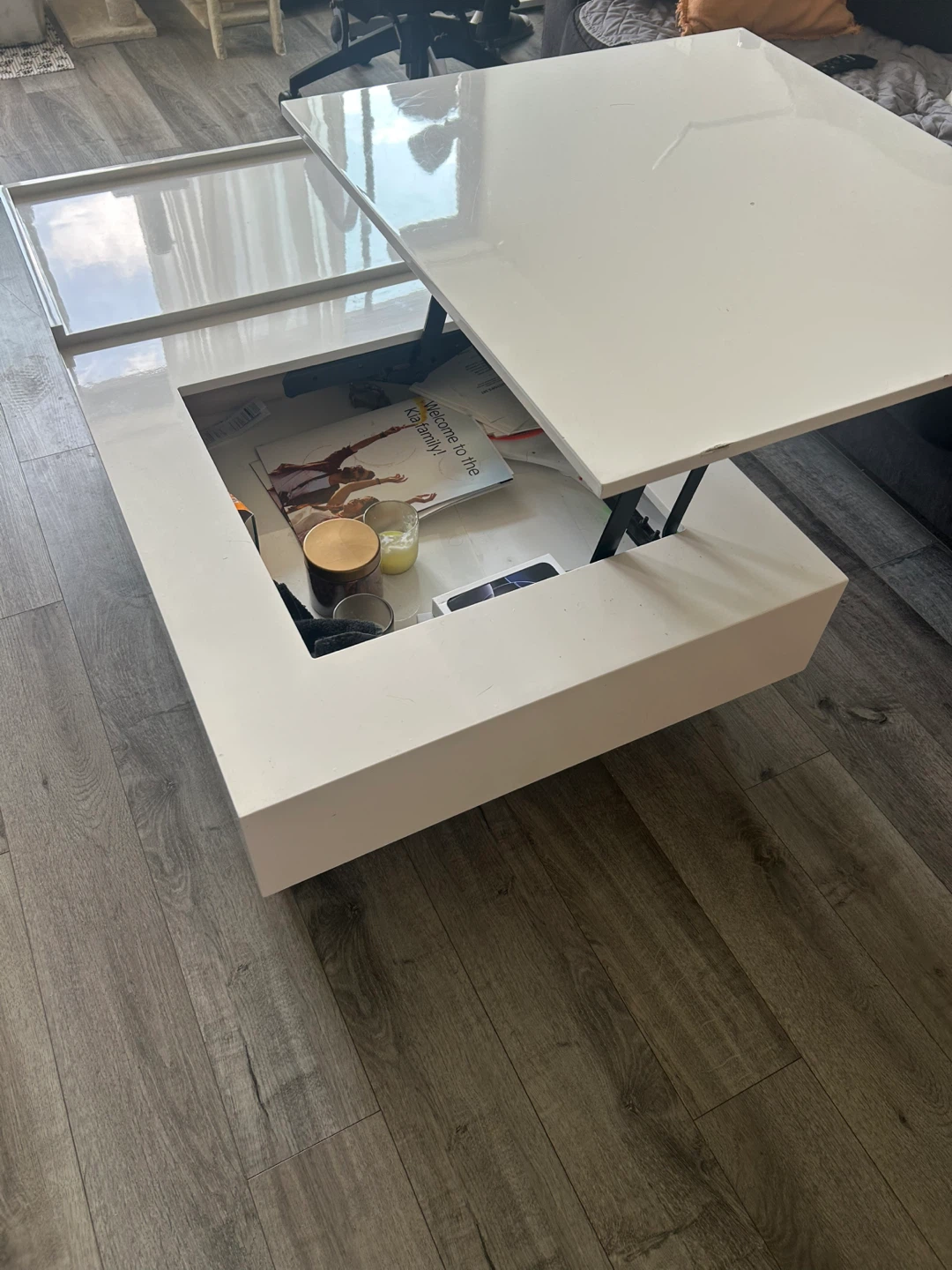 White Lift-Top Coffee Table 47x27.5 inches - photo 2