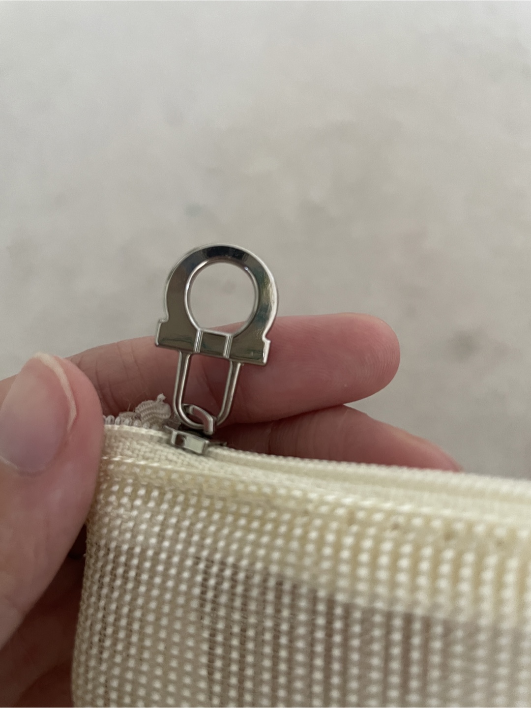 Salvatore Ferragamo White Mesh Pouch - photo 3