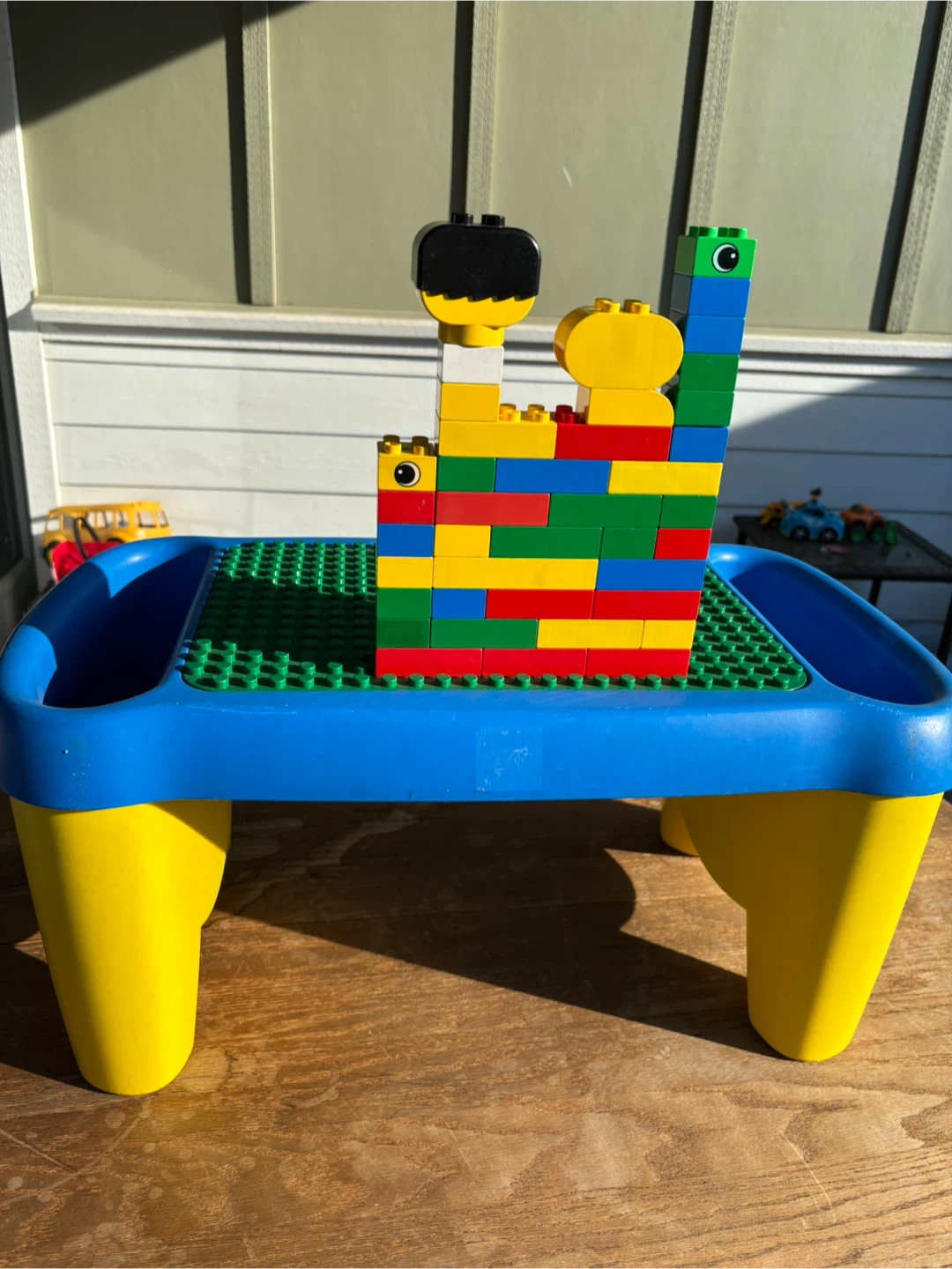 Lego Duplo Table with Blocks - photo 2