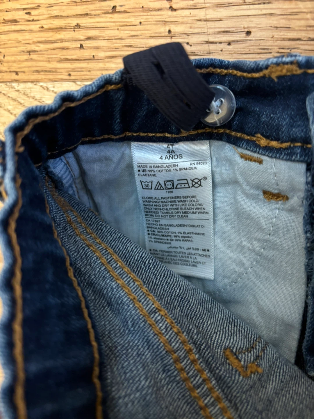 Old Navy Girls' Denim Shorts - Size 4T - photo 4