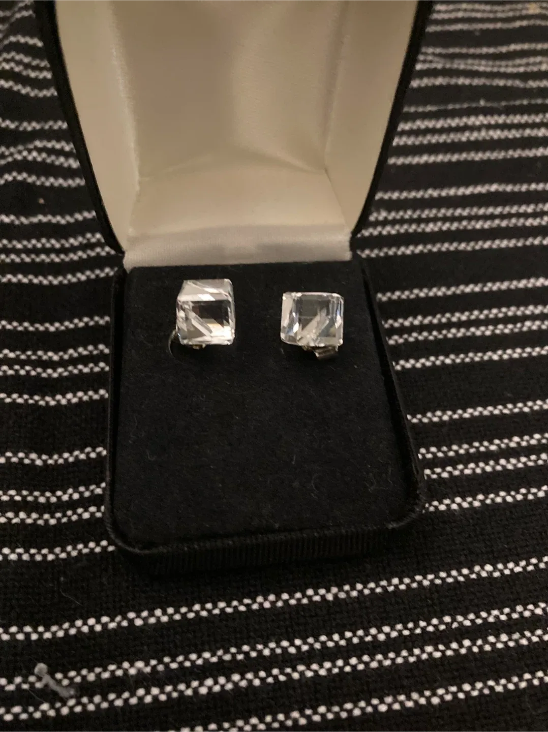 Swarovski Lucent Earrings - Clear image indicator(3)