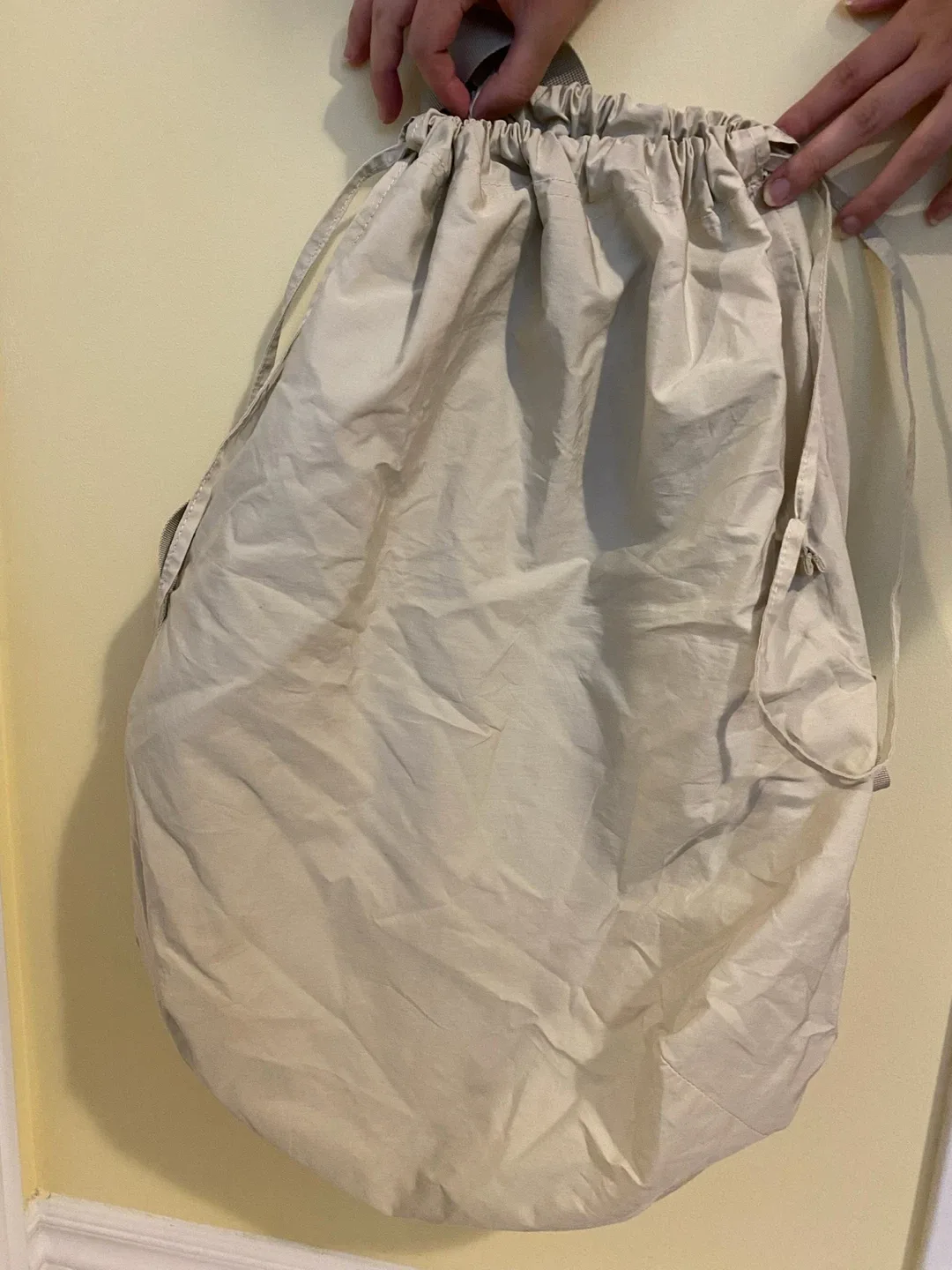 Uniqlo U Drawstring Shoulder Bag thumbnail