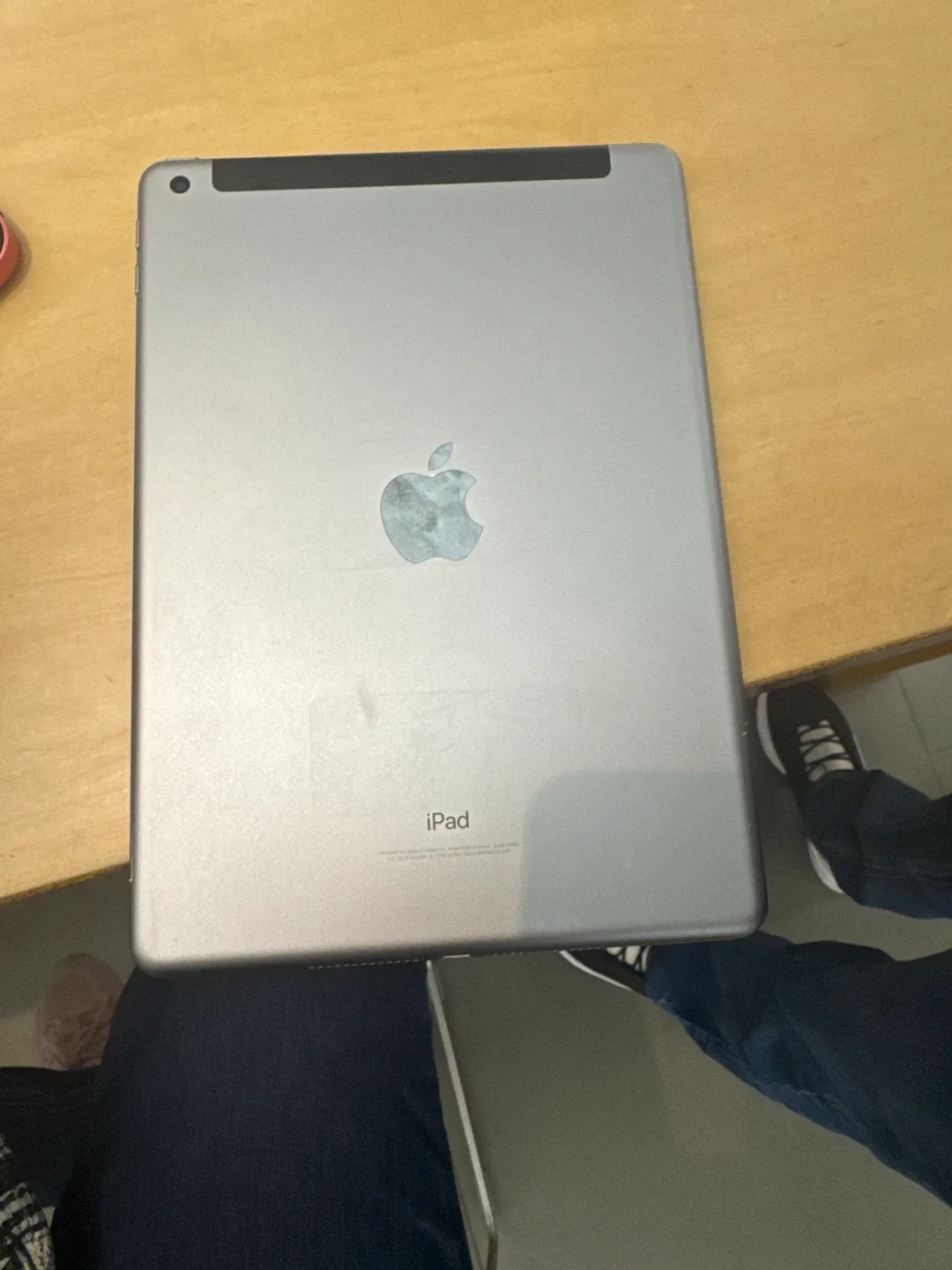 iPad - Silver image indicator(2)