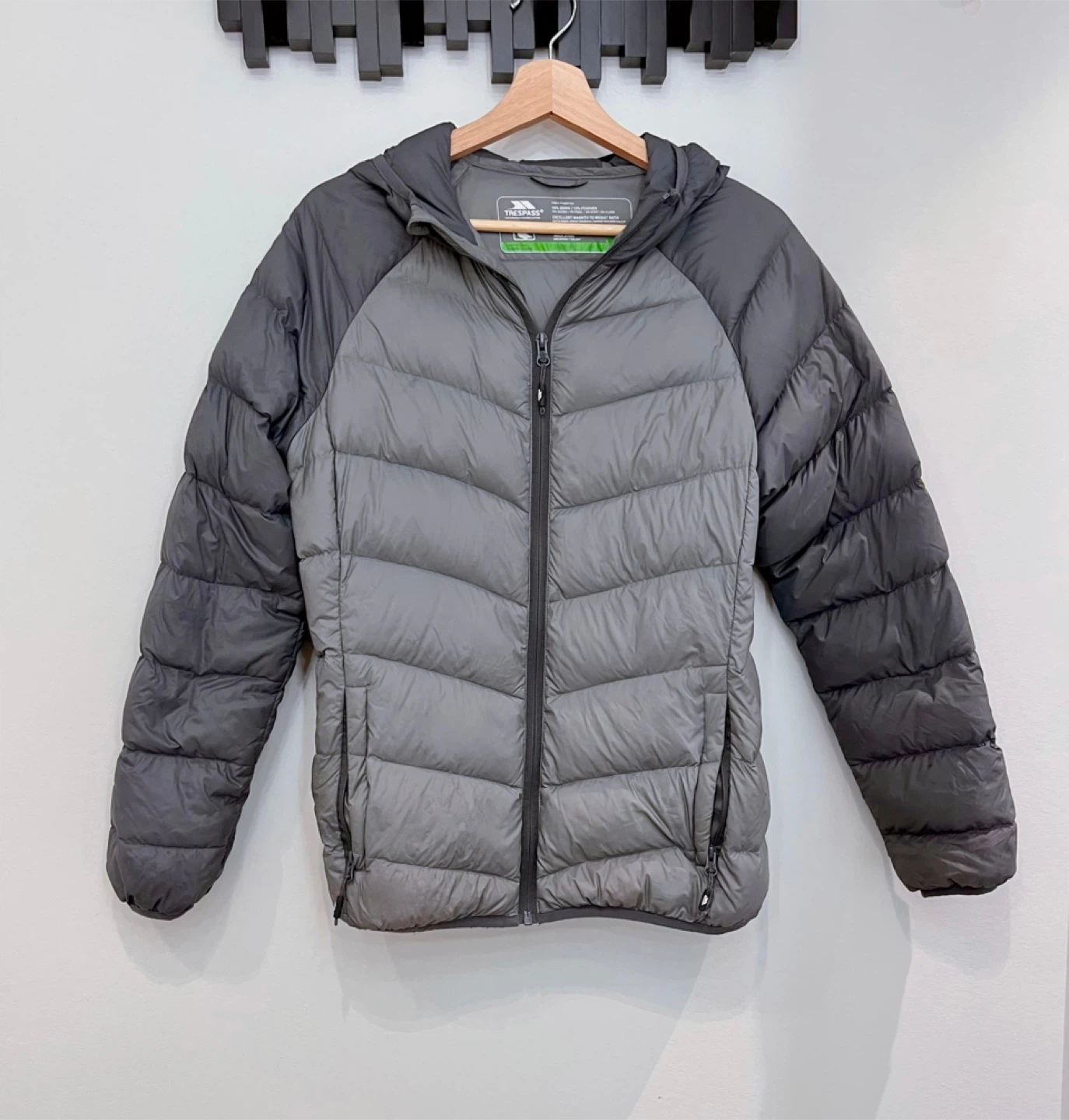 Men’s Trespass Down Jacket & STR/KE MVMNT Sweatshirt - Size S - photo 2
