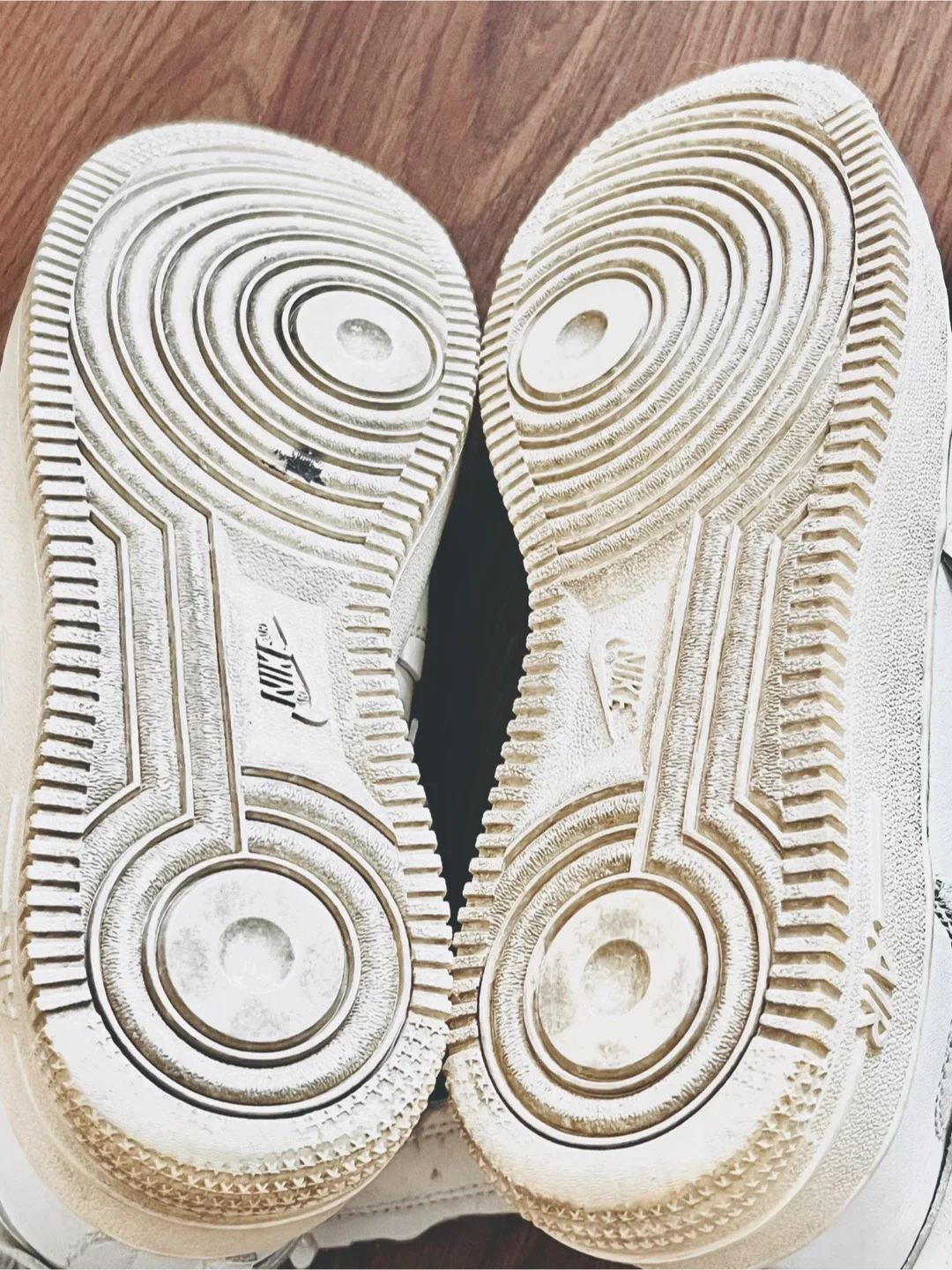 Comme des Garçons x Nike Air Force 1 Mid - White image indicator(7)