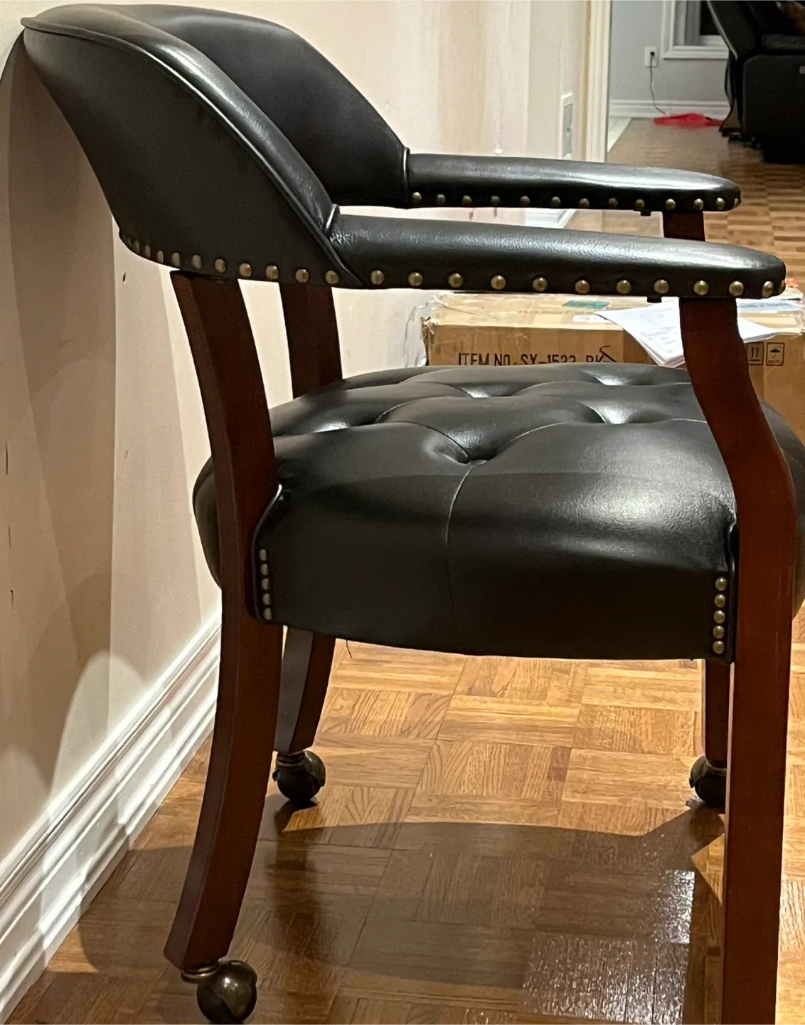 New Black Leather Swivel Desk Chair image indicator(5)