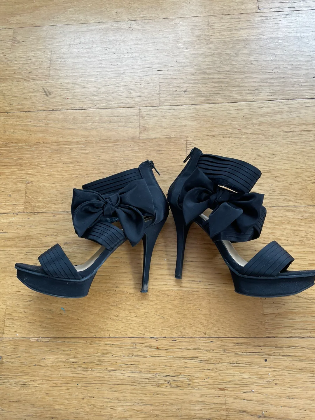 Black Bow Heels
