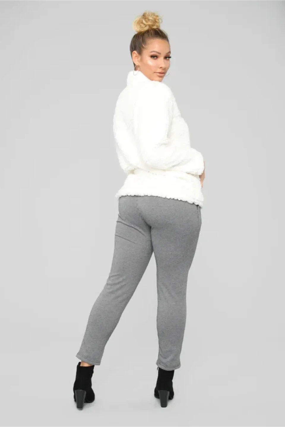 New Fuzzy cozy jacket sweater swearshirt Fashion nova image indicator(5)