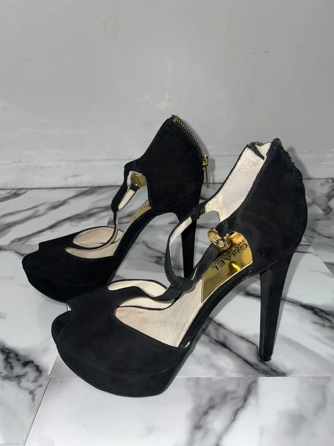 Michael Kors Black Heels image indicator(3)