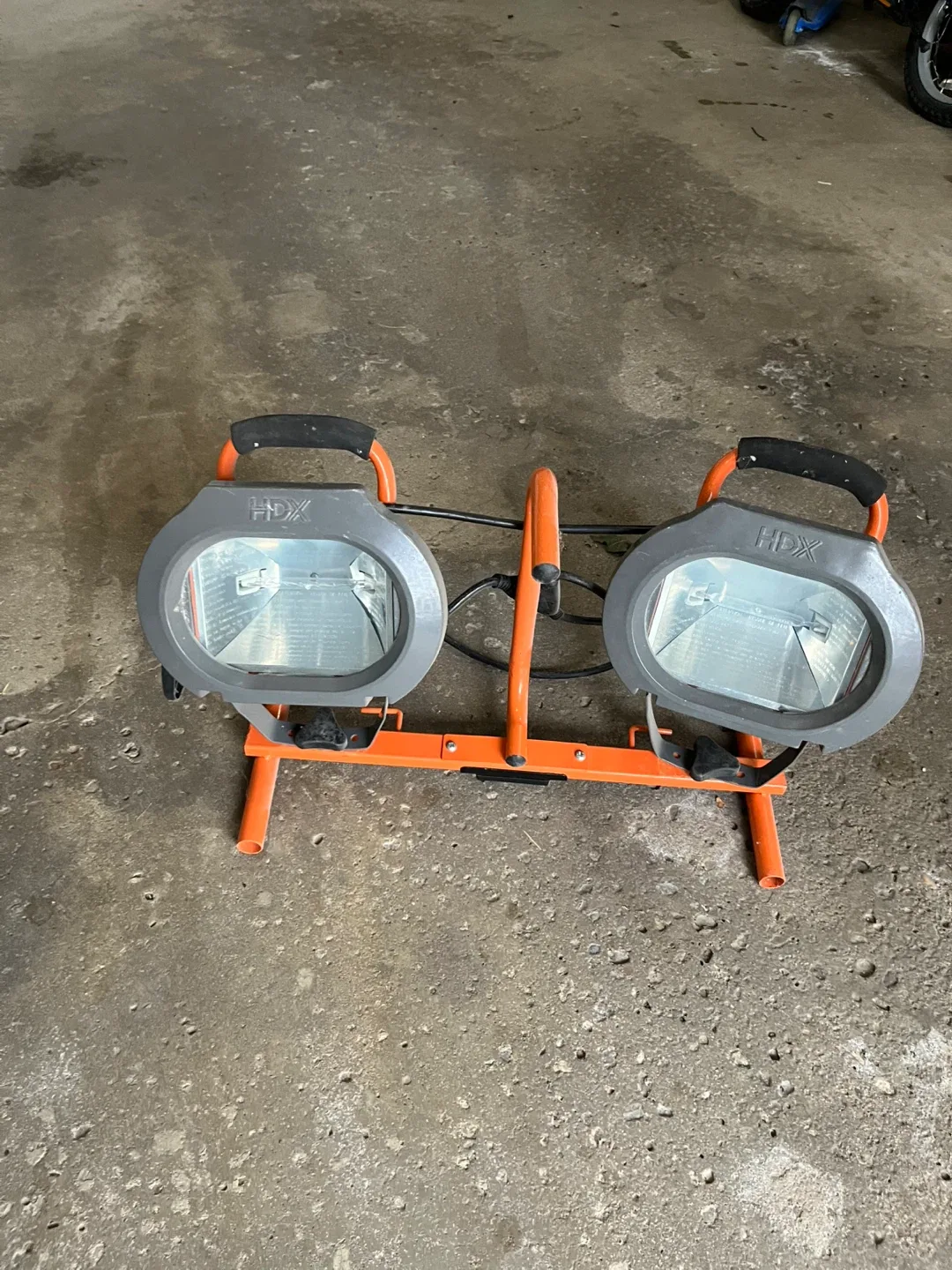 HDX Work Light - Double Head thumbnail