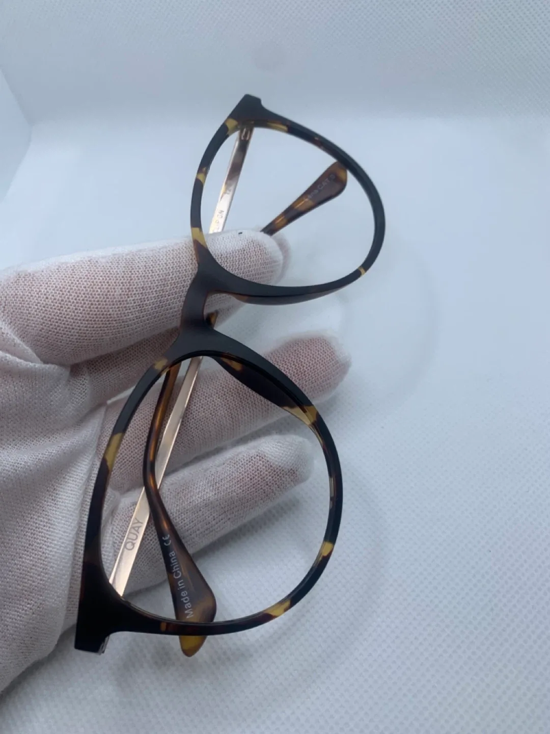 QUAY CLIP-ON prescription Tortoise Sunglasses thumbnail
