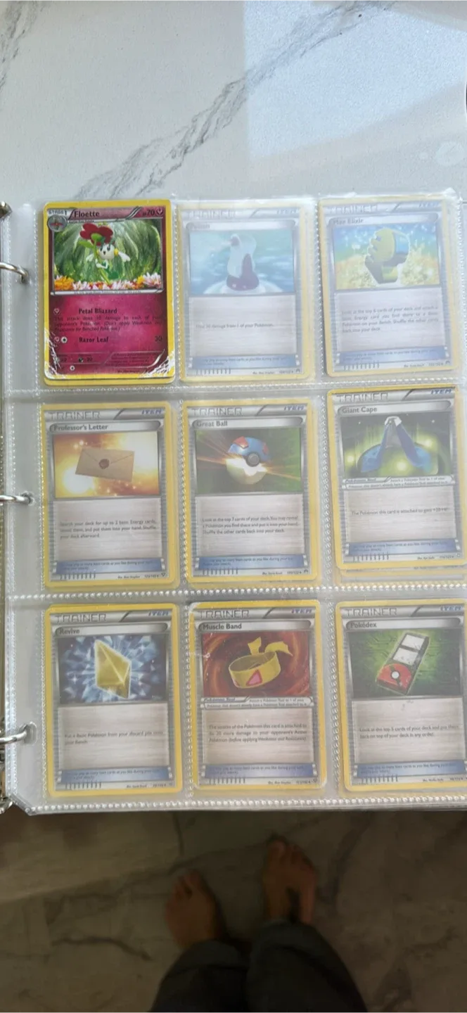 Pokemon Trading Cards Lot image indicator(4)