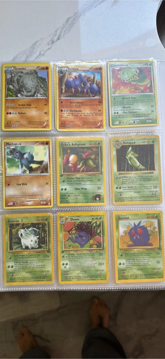 Pokemon Trading Cards Lot image indicator(5)