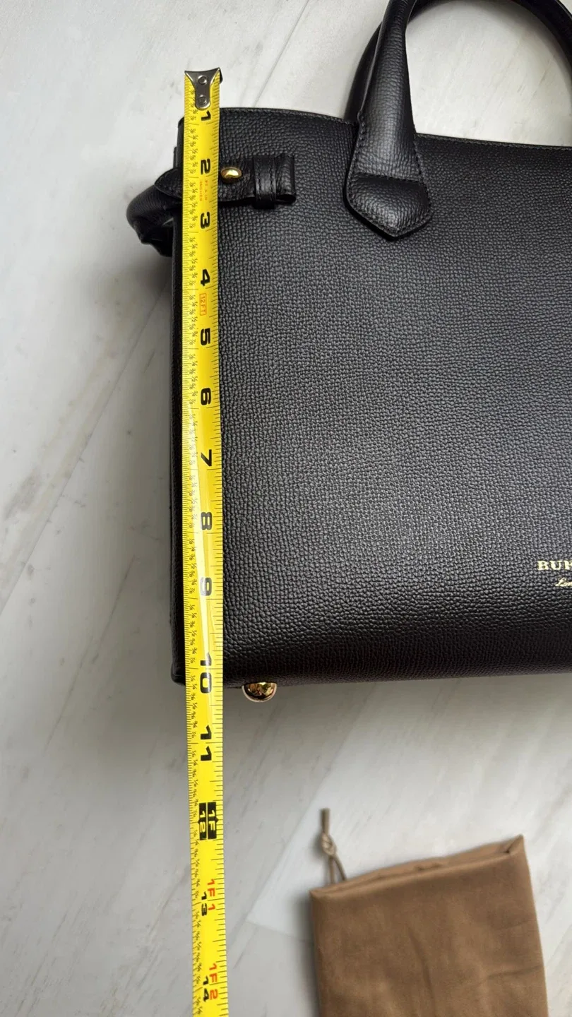 Brand new Burberry Medium Banner Tote Bag - Black image indicator(9)