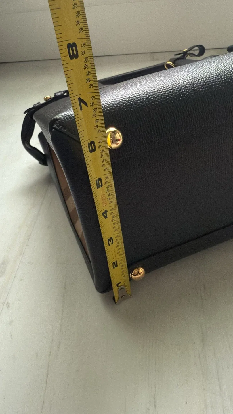 Brand new Burberry Medium Banner Tote Bag - Black image indicator(10)