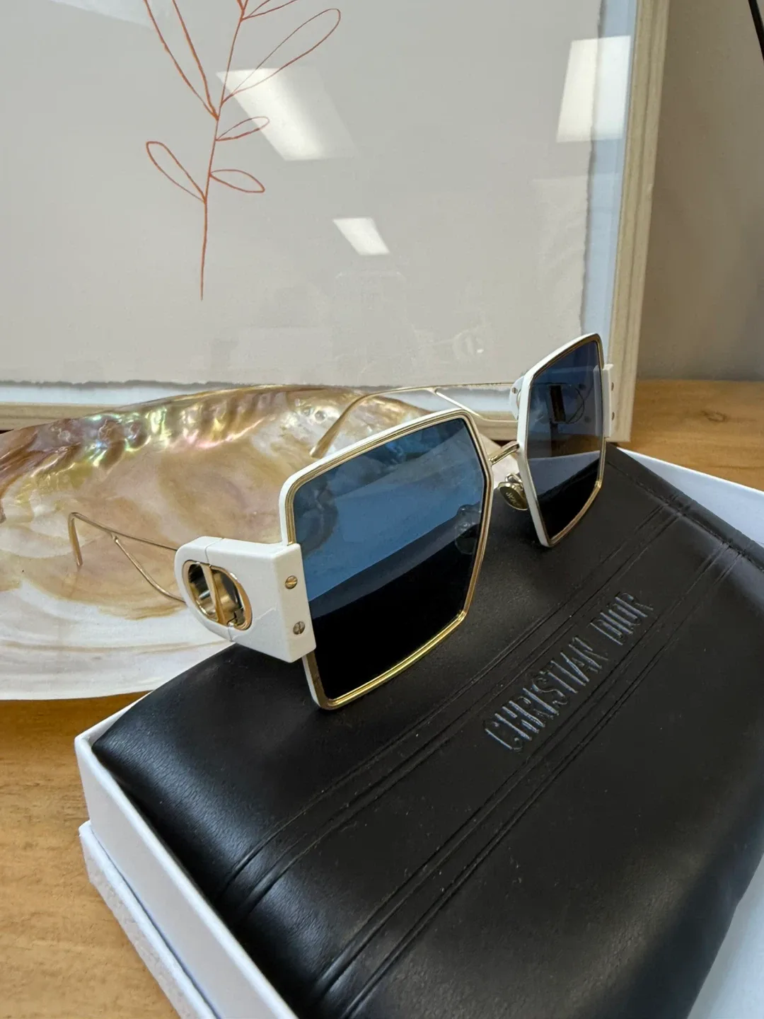 Christian Dior Sunglasses image indicator(5)