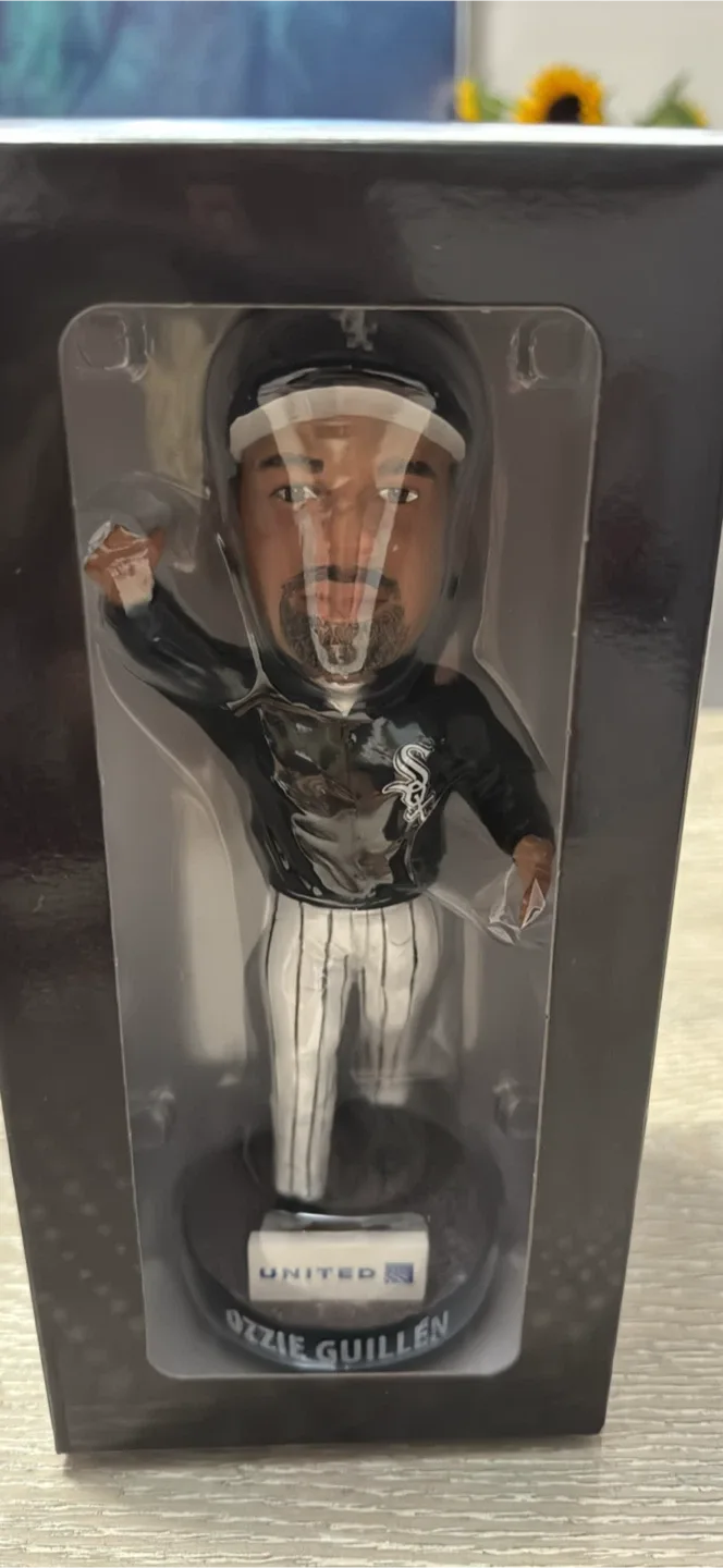 Ozzie Guillen Sunday Bobblehead - White Sox