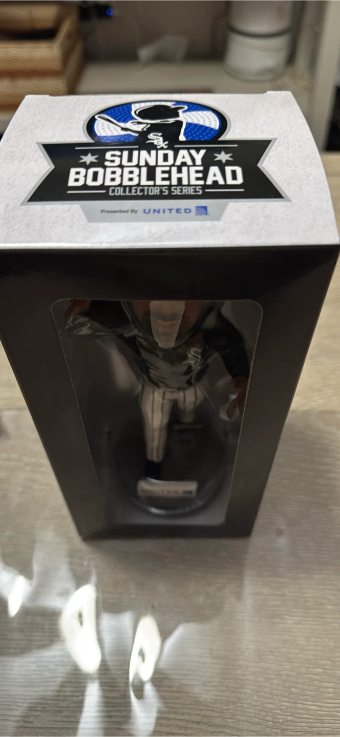 Ozzie Guillen Sunday Bobblehead - White Sox - photo 2